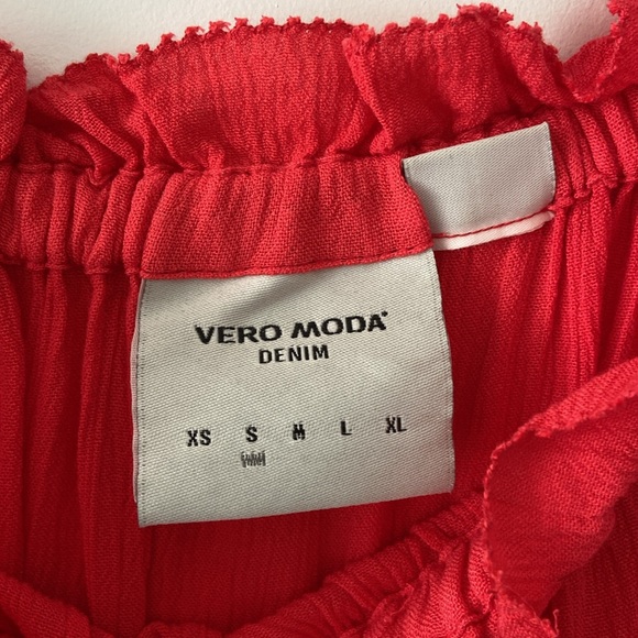 Vero Moda off the should shirt - Picture 3 of 3